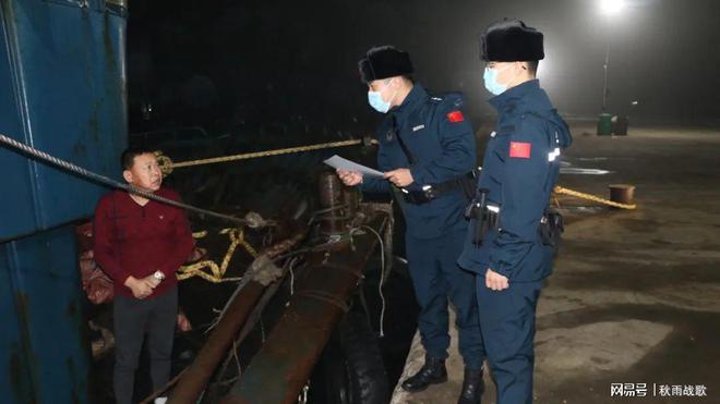 菲船在黄岩岛惊心动魄的执法经历j9国际站中国海警孤胆一人跳上(图7)
