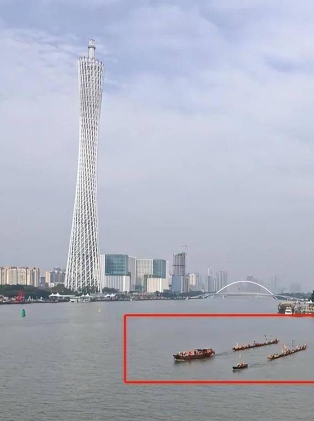 条龙舟翻2条邻村嘲笑记族谱原因在闺女上j